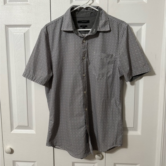 Tahari Men’s Slim Fit Casual Button Down Short Sleeve Shirt Size Medium - Picture 10 of 10